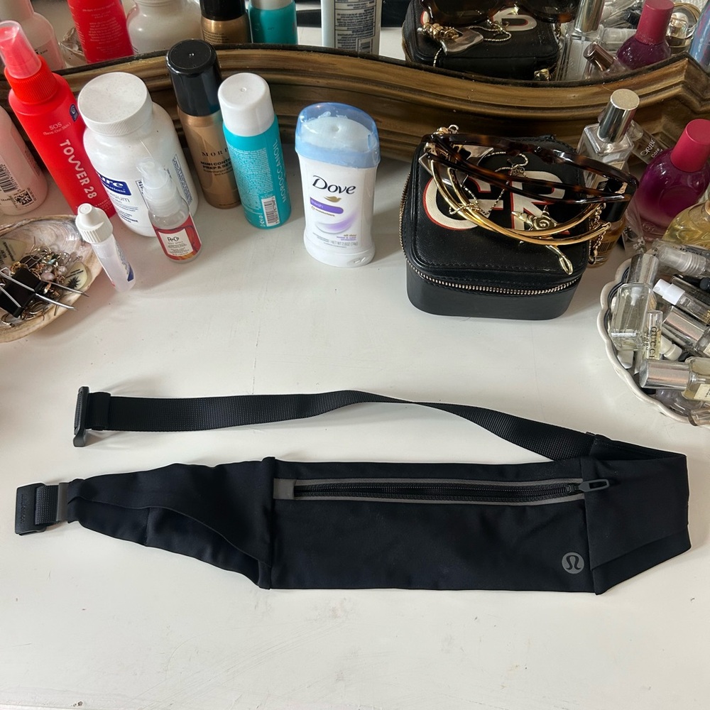 NWOT Lululemon fast and free running belt
